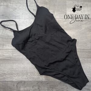 CharmLeaks Ribbed Adjustable Strap One Piece Swimsuit Size M